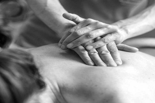 Massage in der Felsentherme
